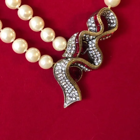 Heidi Daus 🆕 “Sweeter Than Candy”Swarovski Crystals Necklace & cream beads